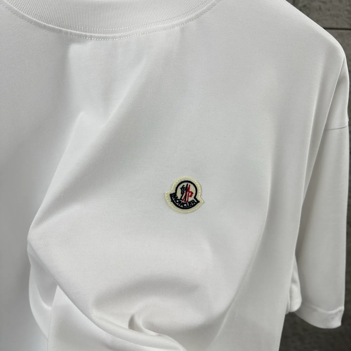 Moncle* *2025 New Arrival Classic T Same Style ：Black White Red Gray Size： S （90-130 ） M （120-150 ） L （140-165 ） XL （160-180 ） XXL （180-210 ）